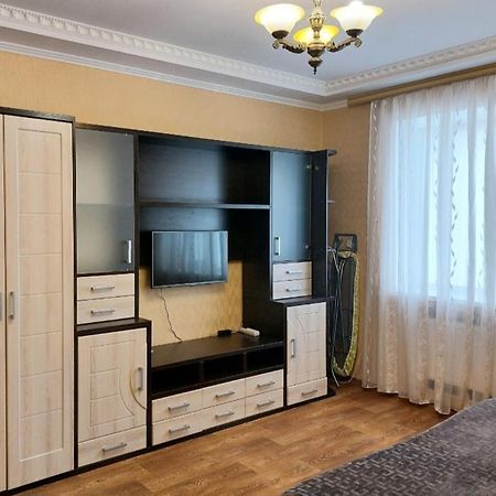 Апартаменты, 2 Комн. 6 Мест Kropyvnytskyi Exterior foto