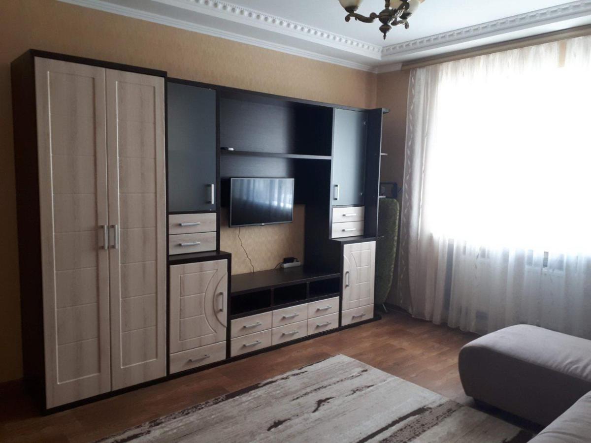 Апартаменты, 2 Комн. 6 Мест Kropyvnytskyi Exterior foto