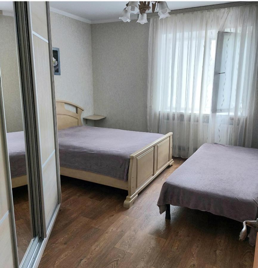 Апартаменты, 2 Комн. 6 Мест Kropyvnytskyi Exterior foto